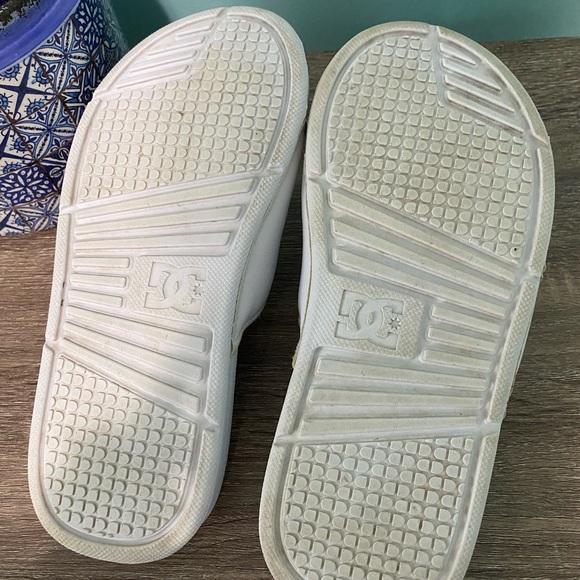 *SOLD* White DC Slides - Picture 2 of 2